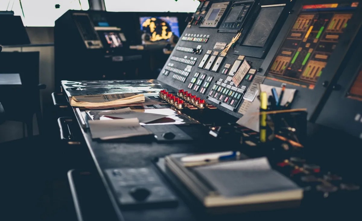 sinkronisasi generator saat beban puncak generator synchronization control panel