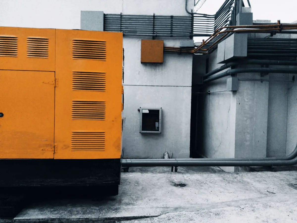 perbedaan genset open dan silent type
